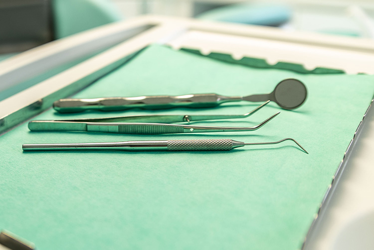 Vorsorgeuntersuchung Zahnarzt Instrumente Zahnmedizin